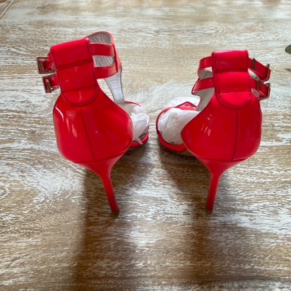 Manolo Blahnik Strattina Sandal - Picture 13 of 16